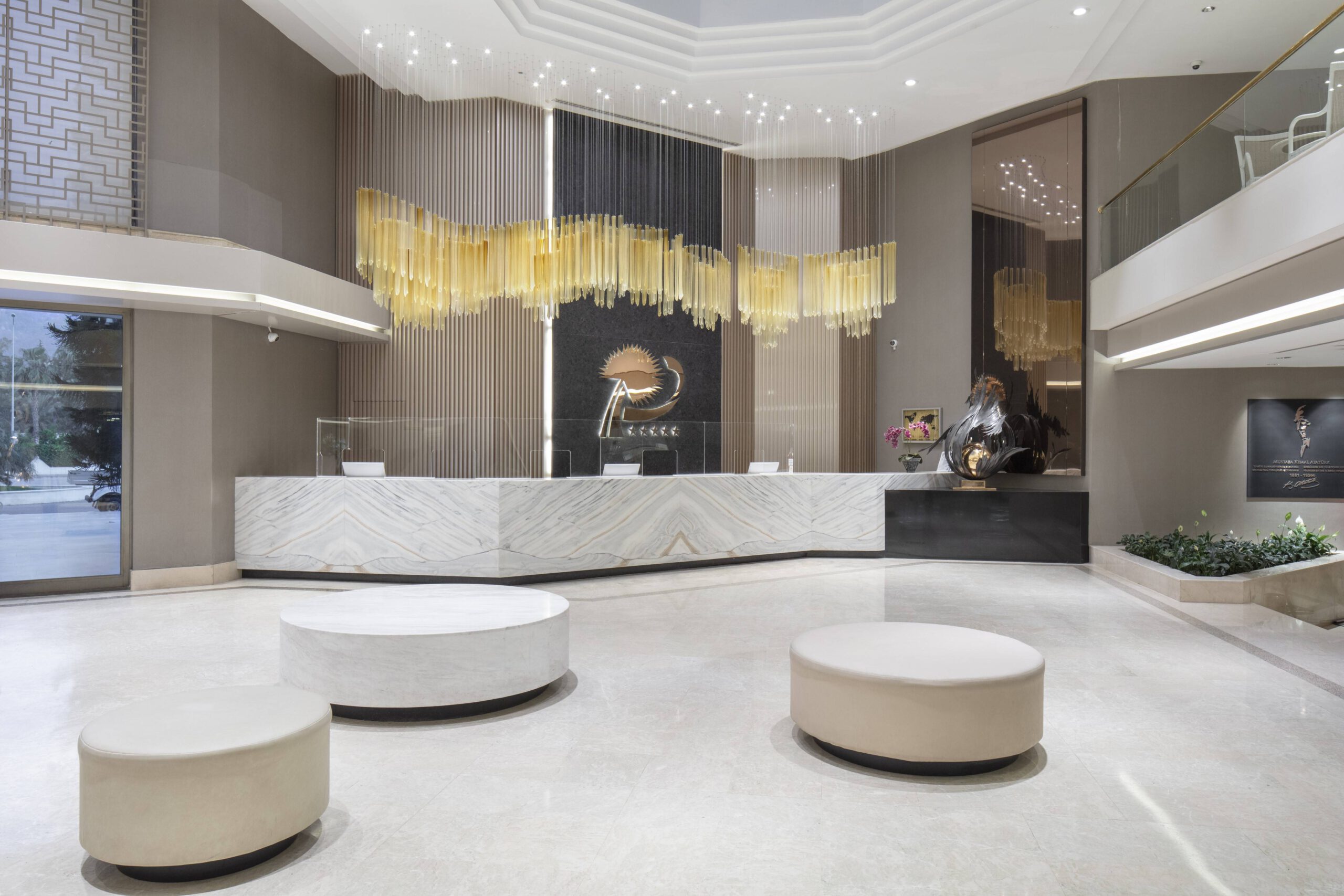Rezeption und Lobby des Mirage Park Resort