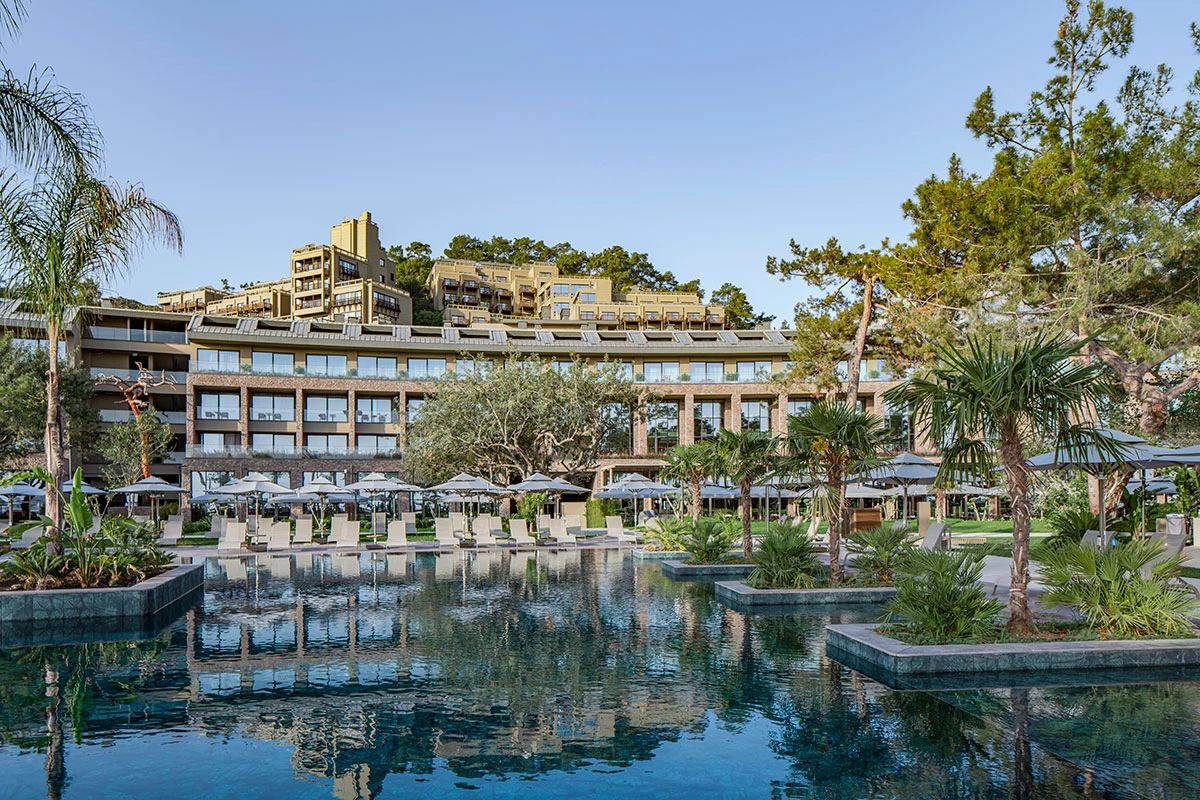 NG Phaselis Bay mit Pool, Gartenanlage und Hotelgebäude