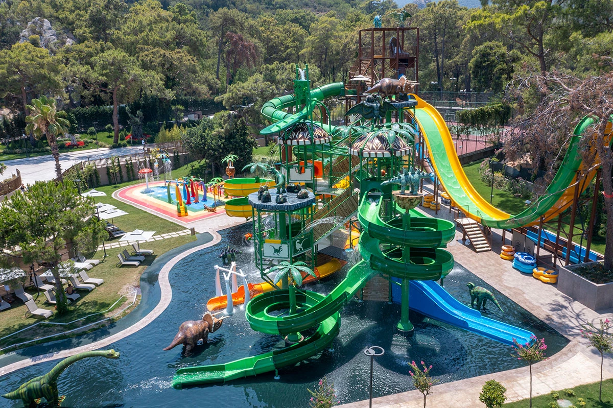 Aquapark mit Wasserrutschen im NG Phaselis Bay