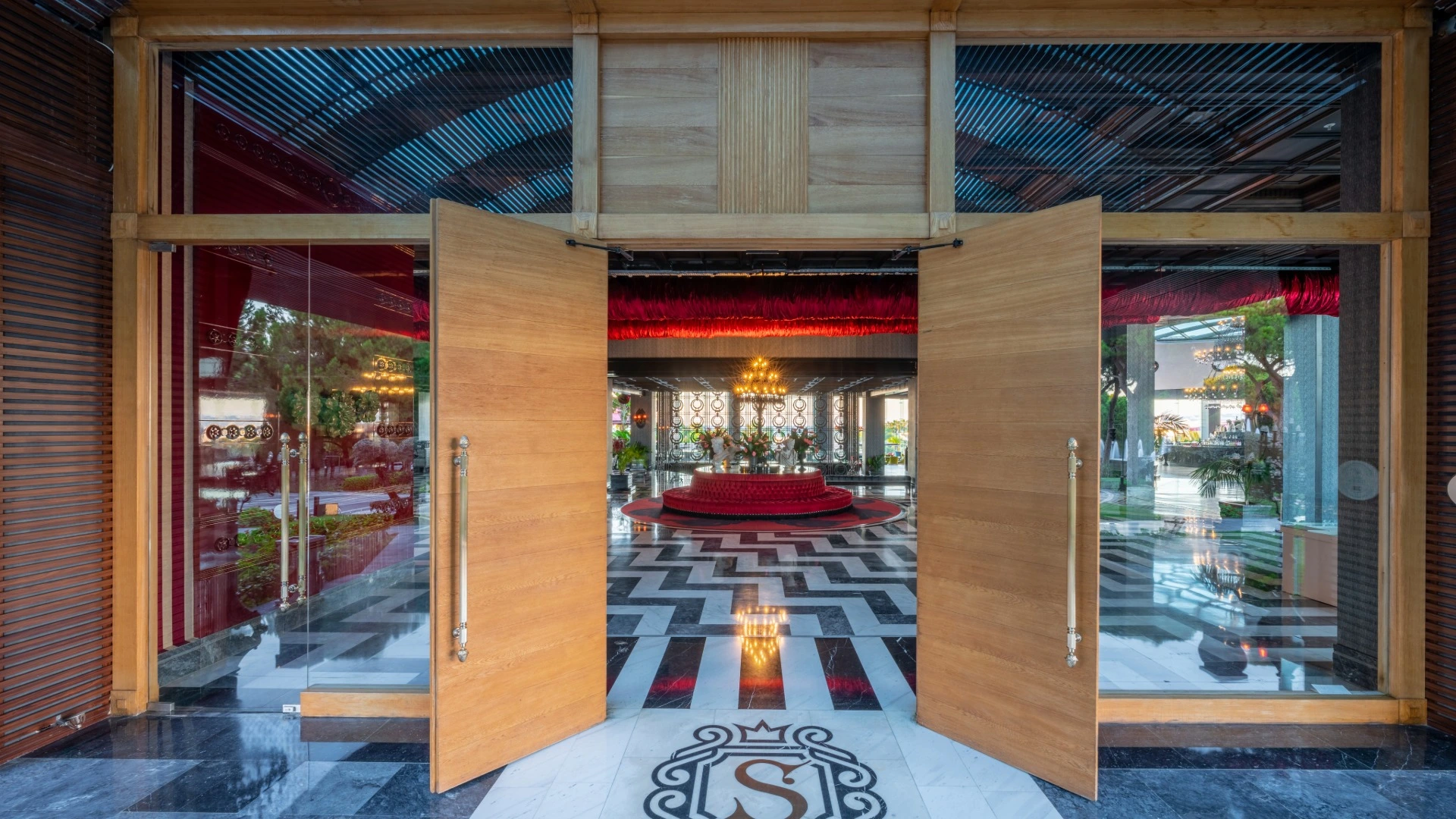 Hoteleingang des Selectum Luxury Resort Belek