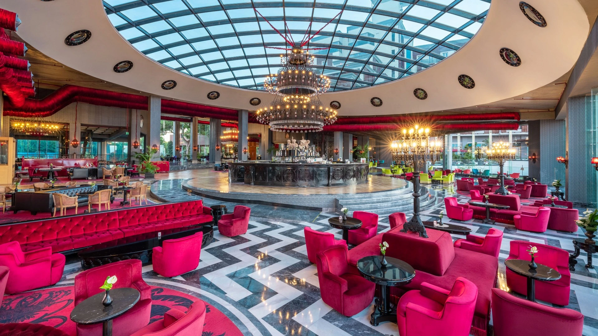 Lobby des Selectum Luxury Resort Belek mit Sitzbereich