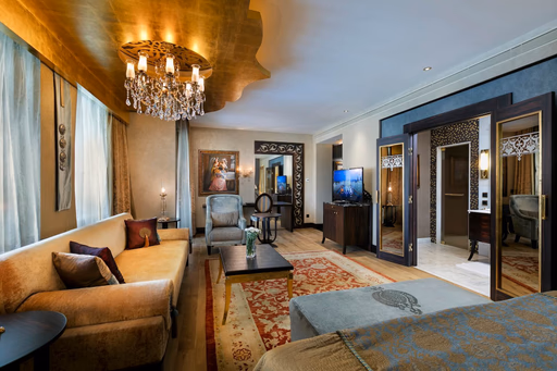 Deluxe-Zimmer mit Whirlpool im Mardan Palace