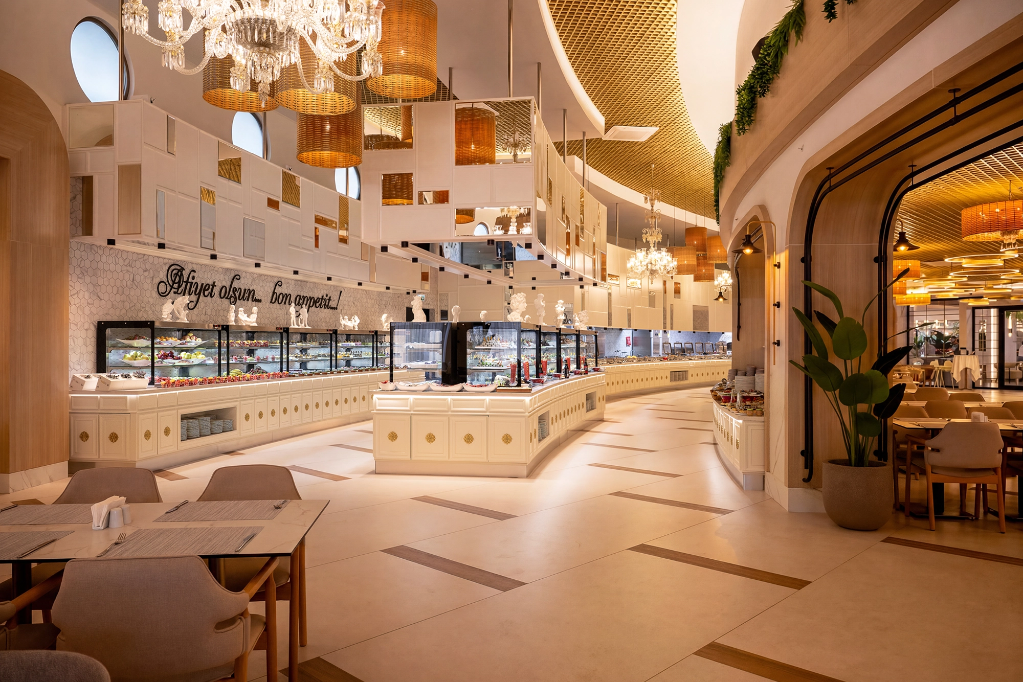 Buffetbereich im Hauptrestaurant des Quattro Family Club Dem