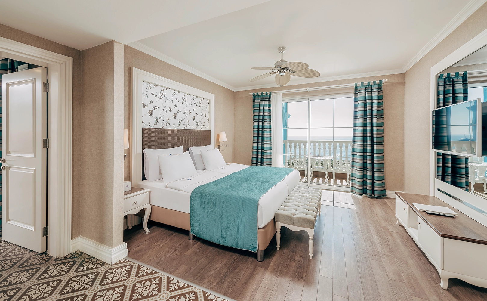 King Suite im Rubi Platinum Spa Resort & Suites