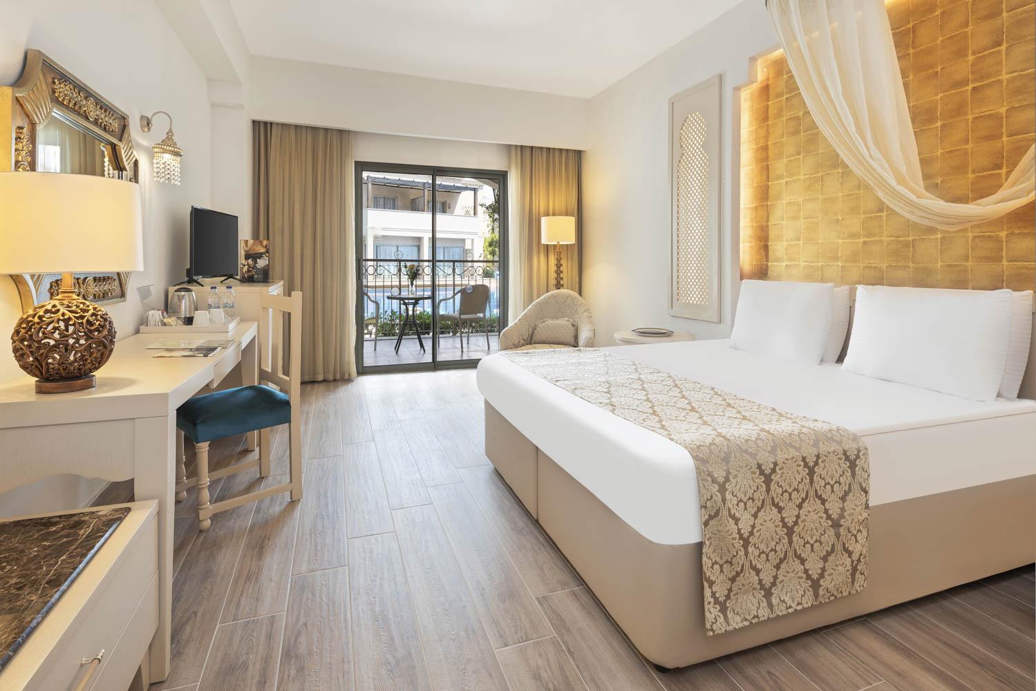 Swim-up Zimmer im Spice Hotel